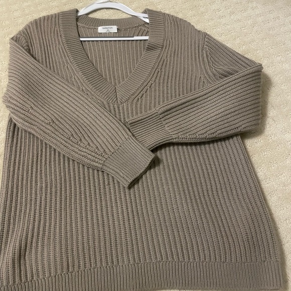Aritzia Rogers Sweater - Picture 2 of 6